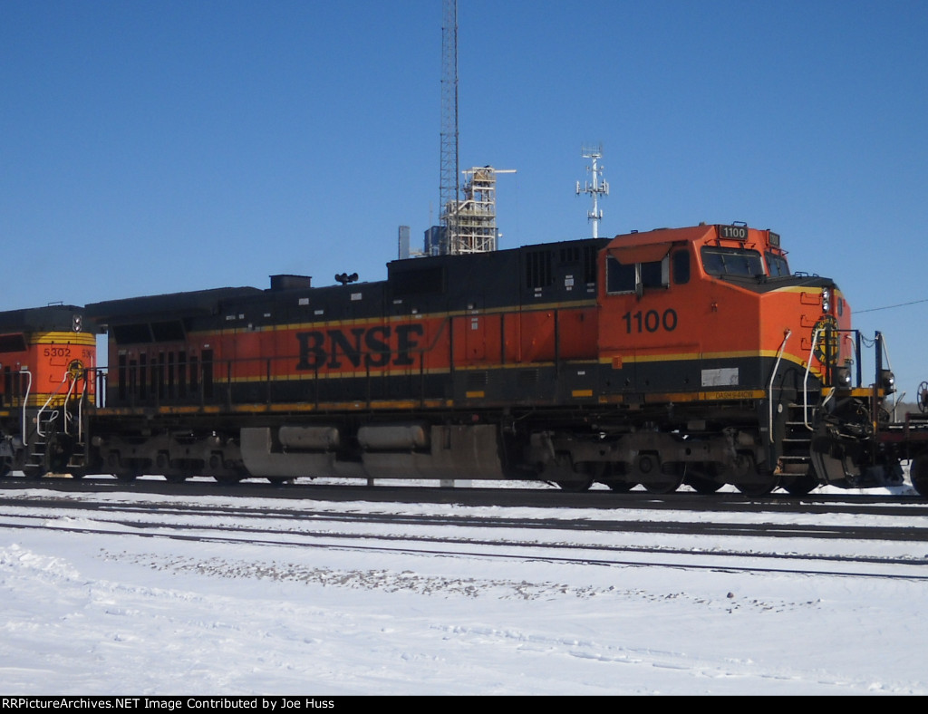 BNSF 1100